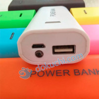 Корпус повербанка с фонариком на 2 аккумулятора 18650